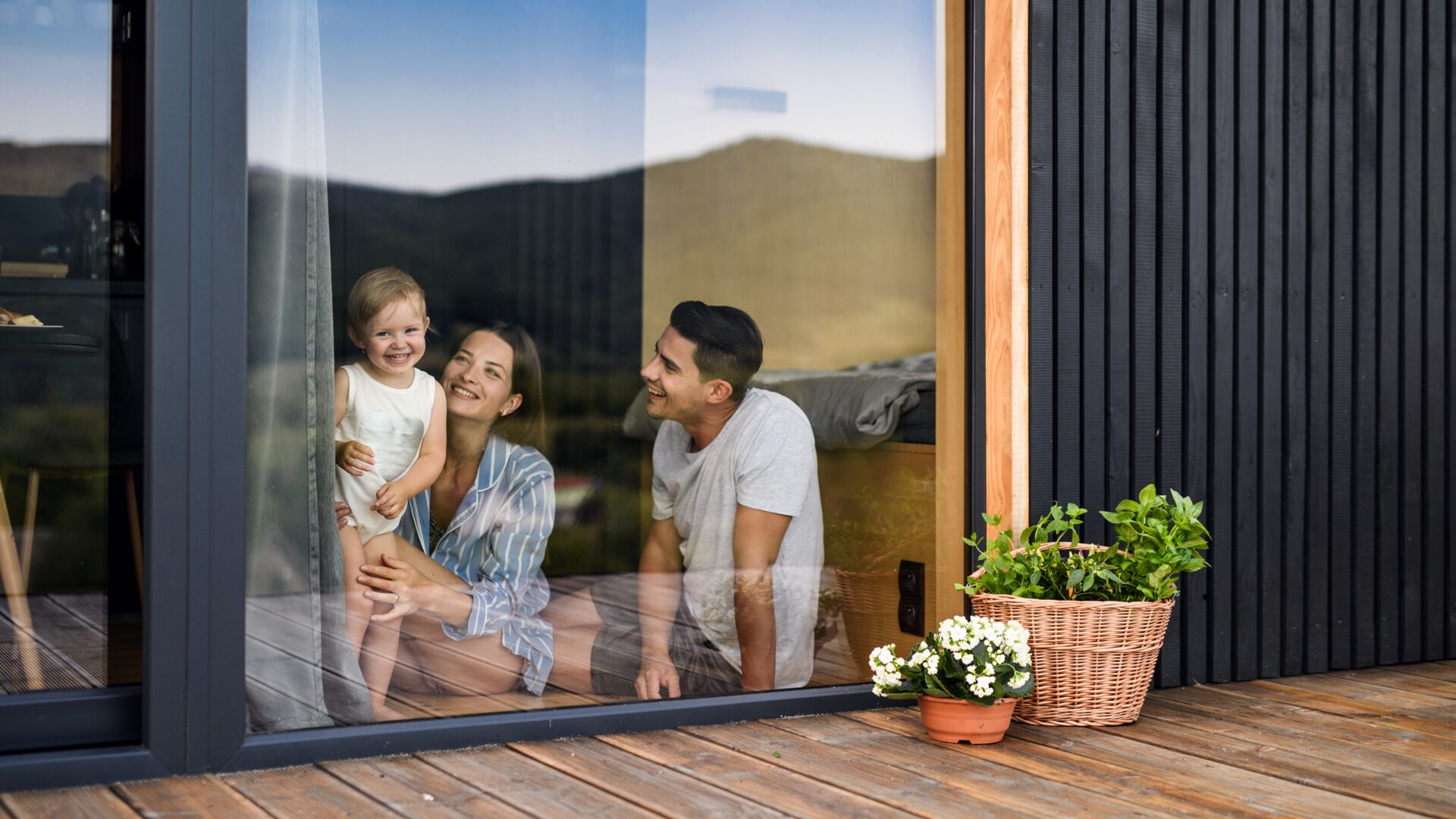 Hochwertige, sichere Fenster & Türen für Wohn- & Gewerbeimmobilien
